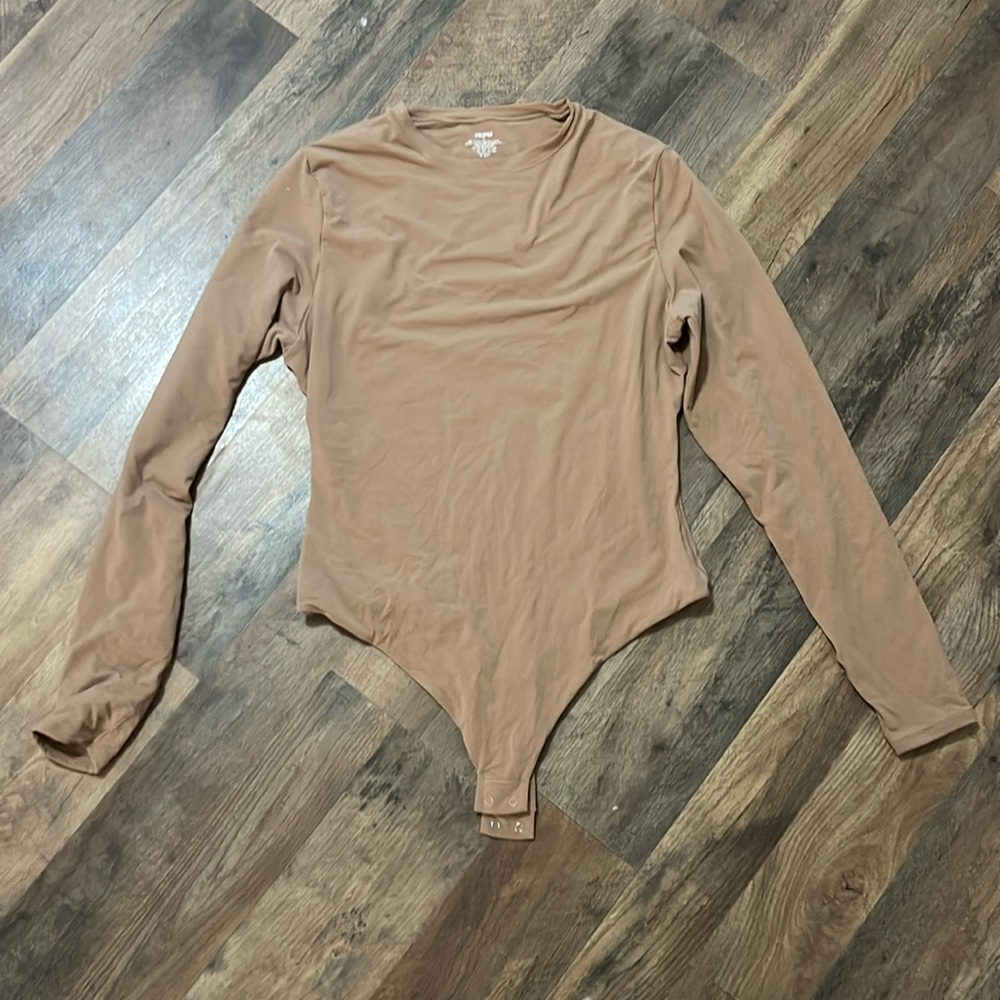 Skims • Size XL• nude/carmel color